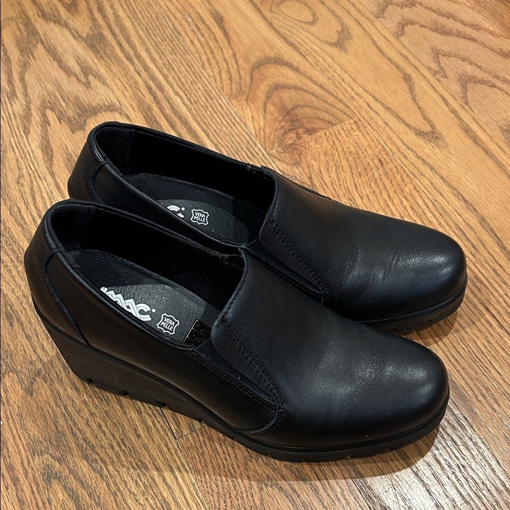 IMAC  Black Leather Wedge Loafers